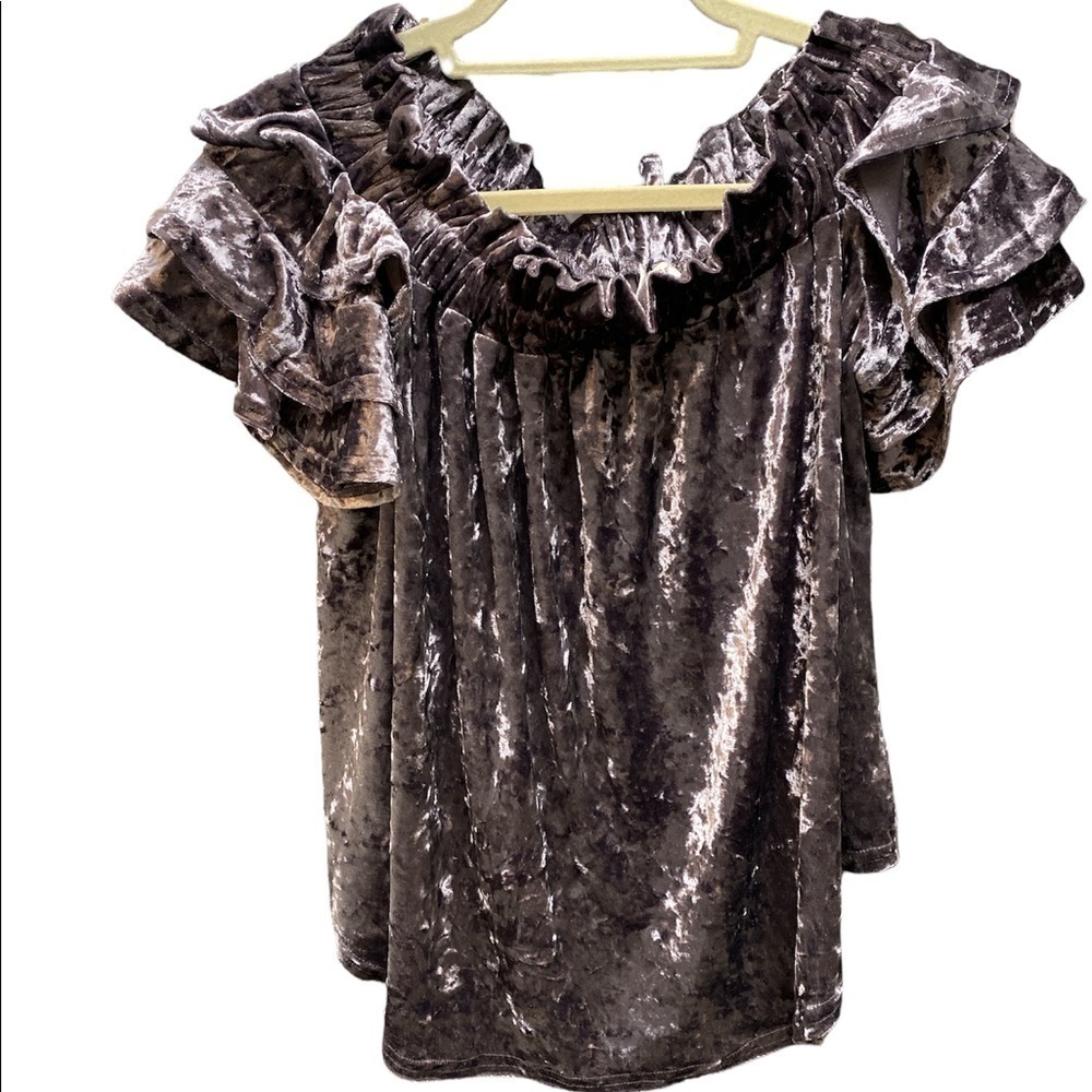 Umgee blouse cropped babydoll faux velvet peasant style ruffled sleeve Sz medium